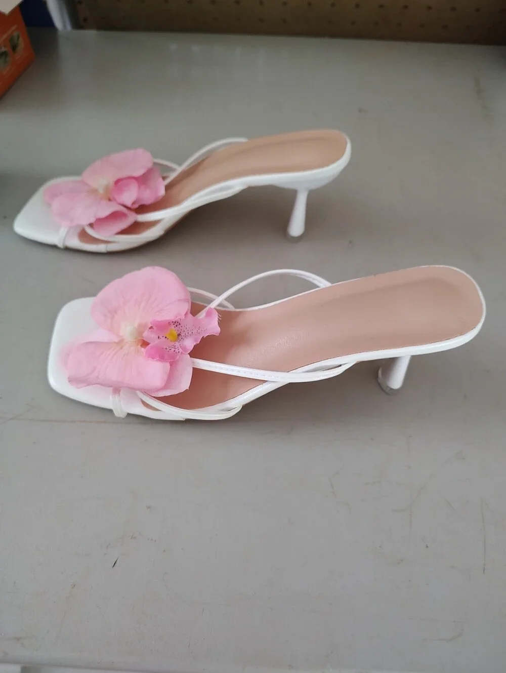 White Strappy 3D Pink Tropical Orchid Flower Kitten Heel Slip On 7